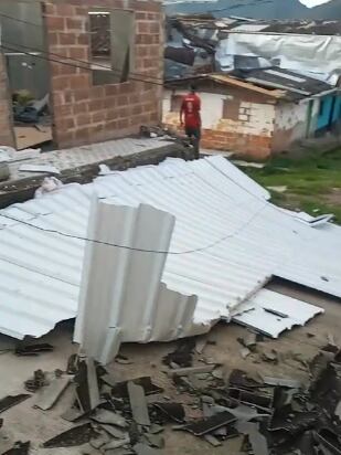 Vivienda de Argelia afectada tras las fuertes lluvias y vendavales. Suministrada.