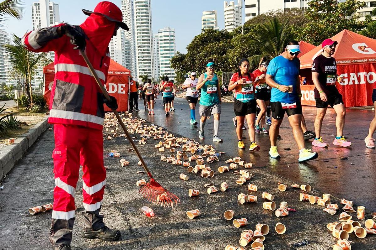 Veolia realizó limpieza antes, durante y después de la Media Maratón del Mar 2024