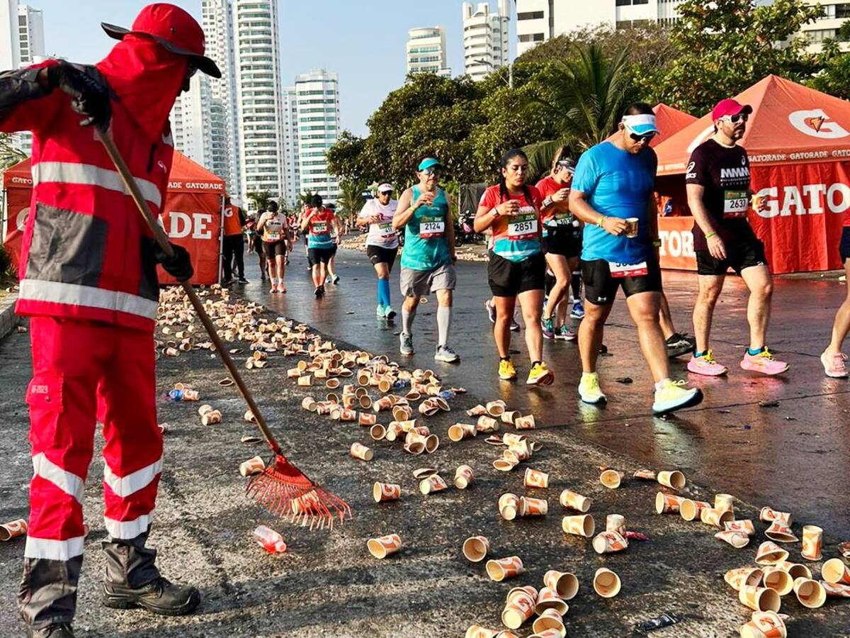 Veolia realizó limpieza antes, durante y después de la Media Maratón del Mar 2024
