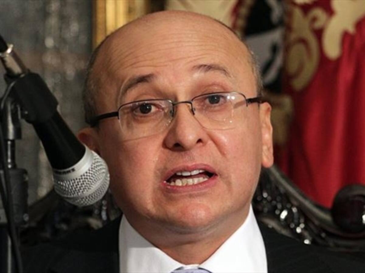 Fiscal General respalda participación de guerrilleros en política