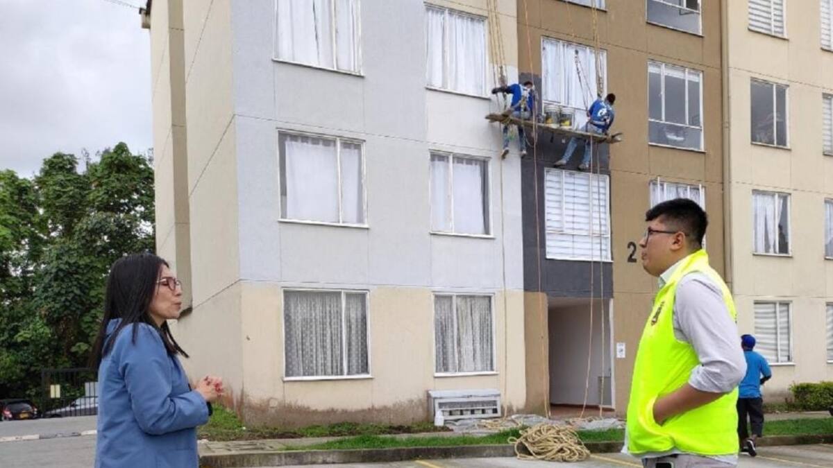 Comprueban fachadas de las viviendas para descuentos del predial