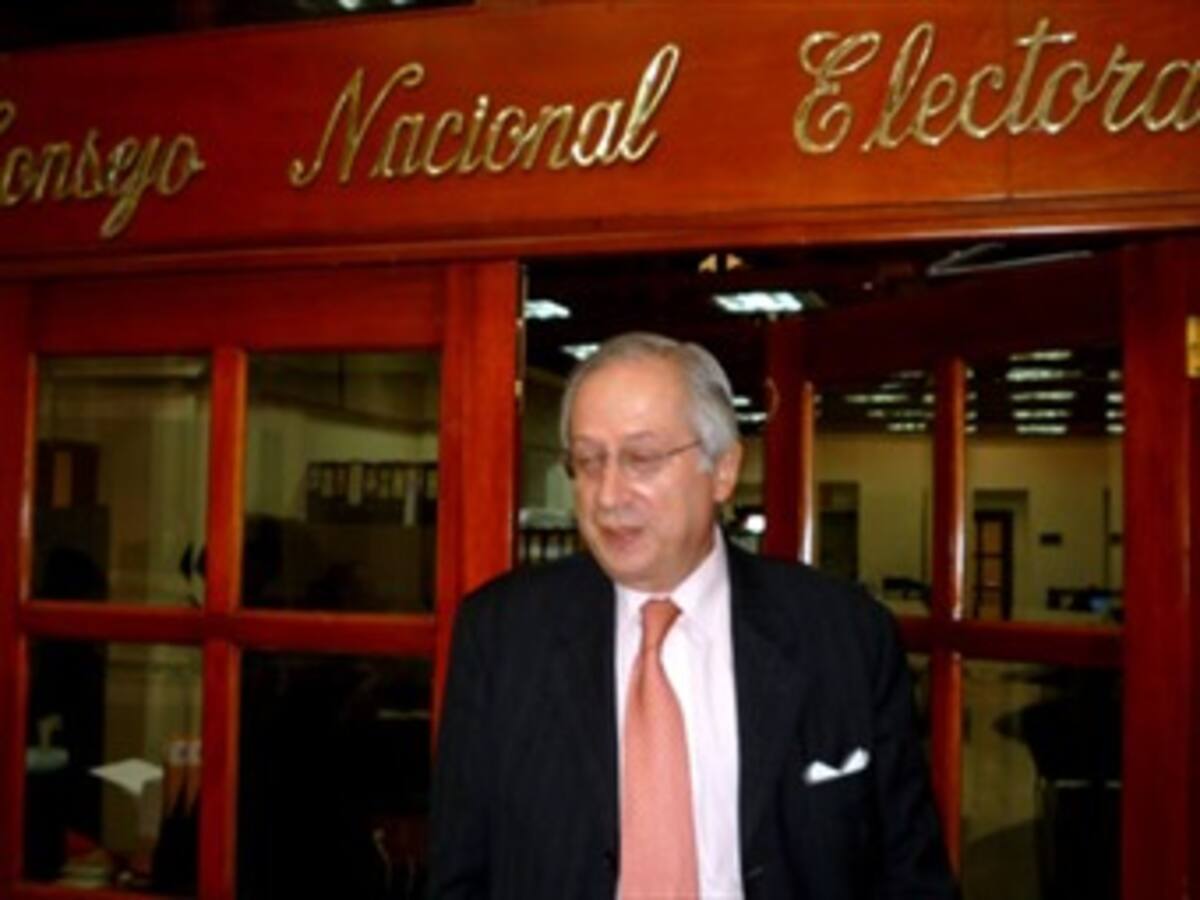 Respetar decisión de conjueces pide magistrado ponente del referendo en el CNE