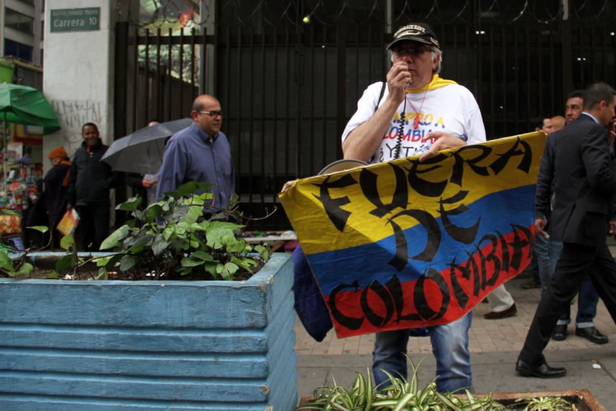 Entre otras razones porque, dicen, los extranjeros llegan ofreciendo exageradas sumas de dinero por el arriendo de locales.