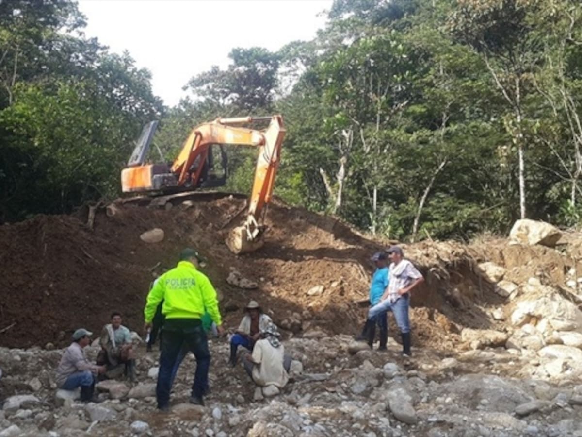 Resaltan apoyo de las fuerzas armadas en lucha contra la minería ilegal