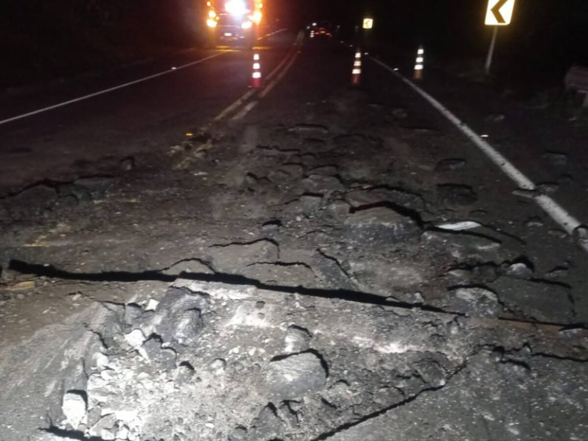 Detonación de artefacto explosivo obliga al cierre en la vía Manizales - Medellín