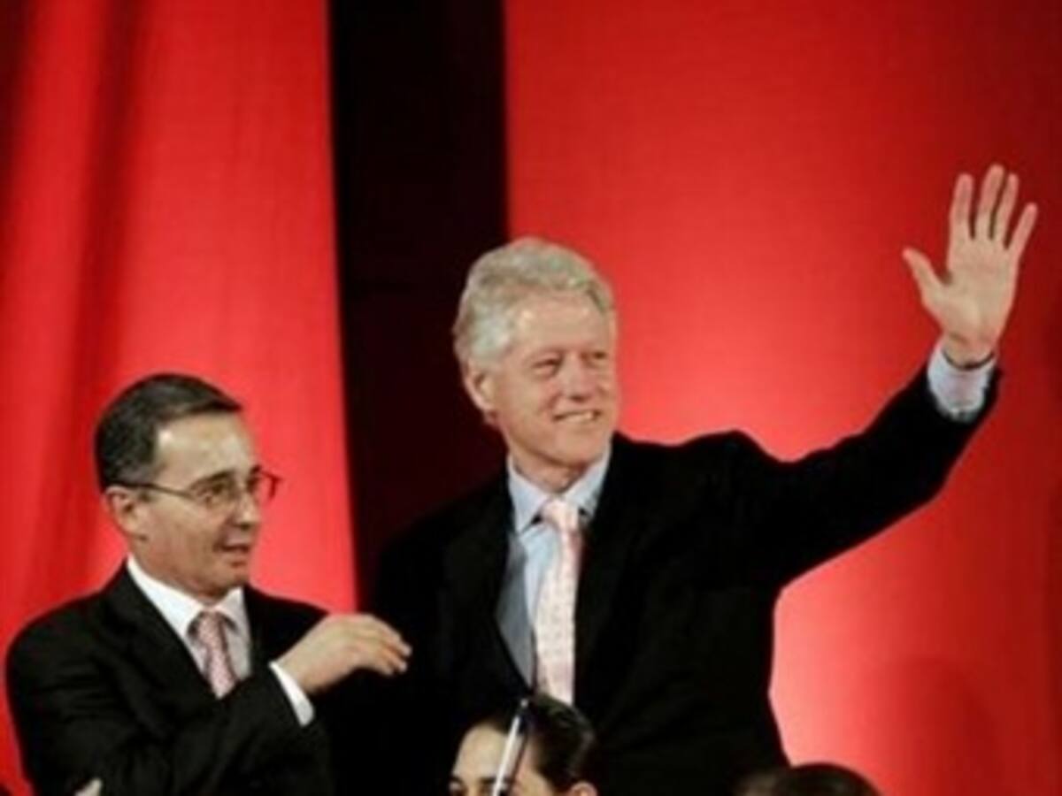 Culminó reunión entre Bill Clinton y el presidente Uribe