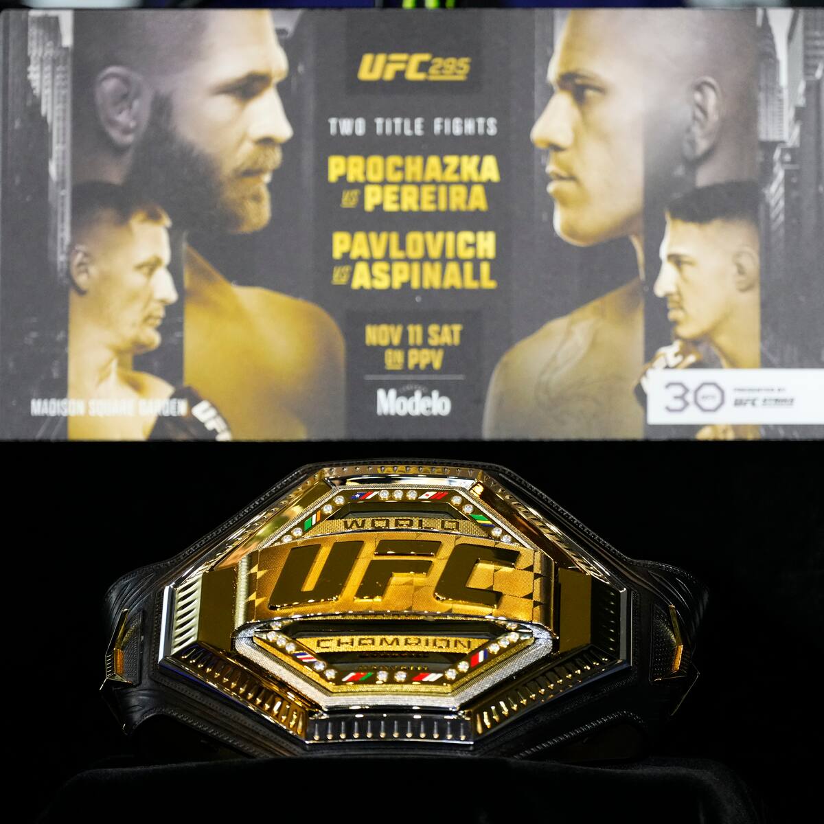 Procházka vs. Pereira en UFC 295: se pone en juego el título de los pesados y semipesados