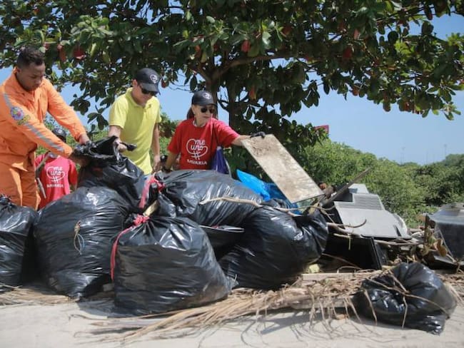 Distrito, privados y vecinos se unieron para limpiar el caño Juan Angola