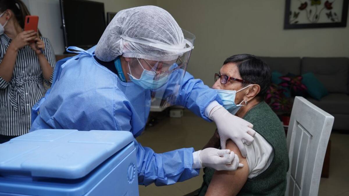 Con tercera dosis vacunarán contra Covid a casi 8.000 personas en Tunja