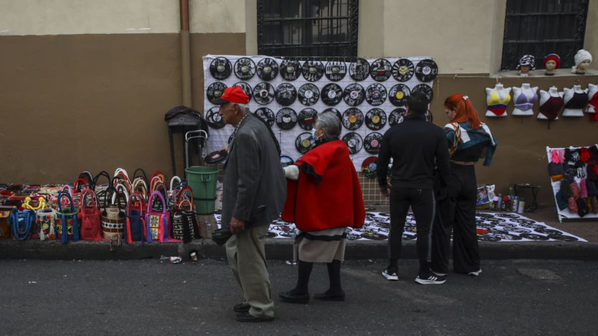 10.000 vendedores ambulantes deberán cumplir con protocolo del uso del espacio público en Bogotá