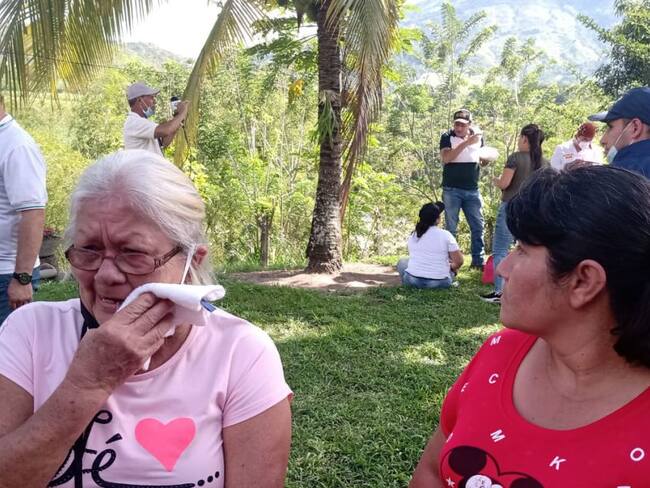 Familia venezolana, esperando el rescate de allegado.