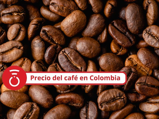 Primer plano de granos de café arábica de tueste oscuro, con un aroma suave y un sabor maduro. - Foto Getty Images