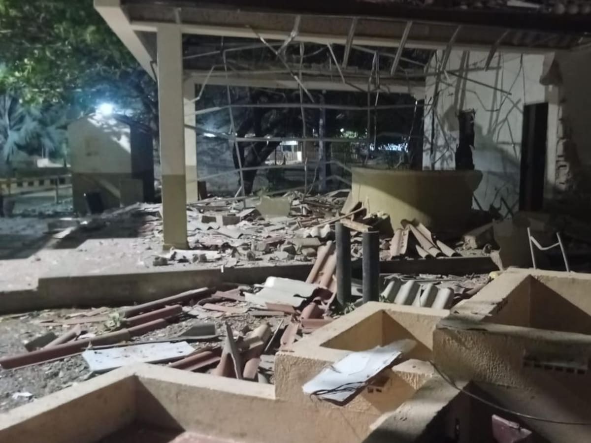 Con explosivos atacan el batallón “Cartagena” en Riohacha: 12 soldados heridos