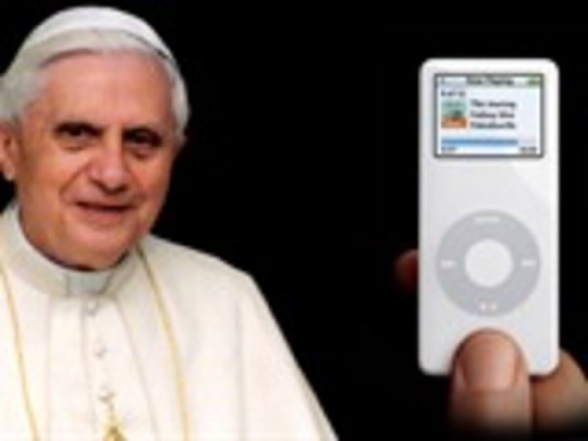 El Vaticano asegura que el teléfono celular e Internet son malos para el alma