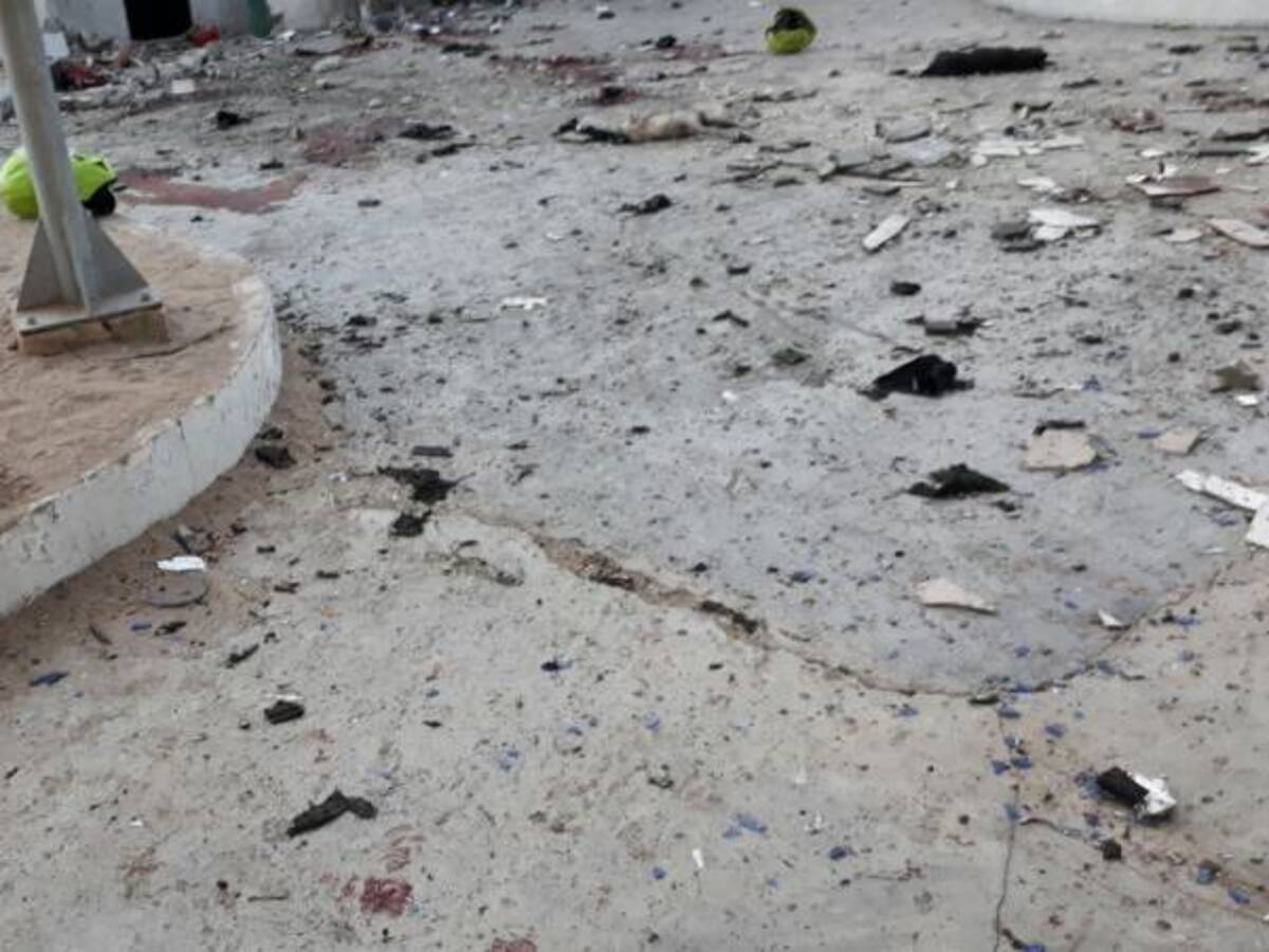 Cuatro muertos y 42 heridos deja atentado a policías en Barranquilla