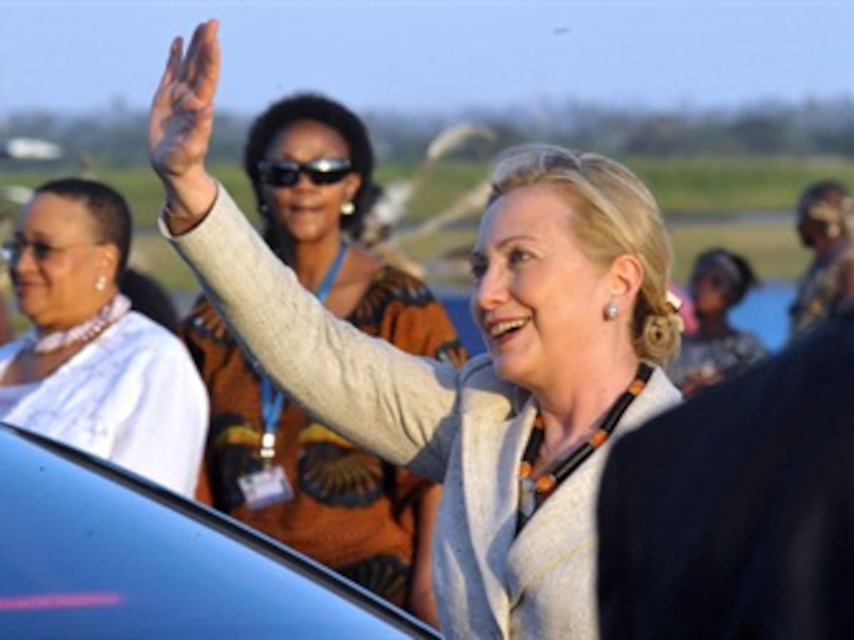 Clinton pide ayudar a países árabes como se hizo con Colombia hace 15 años