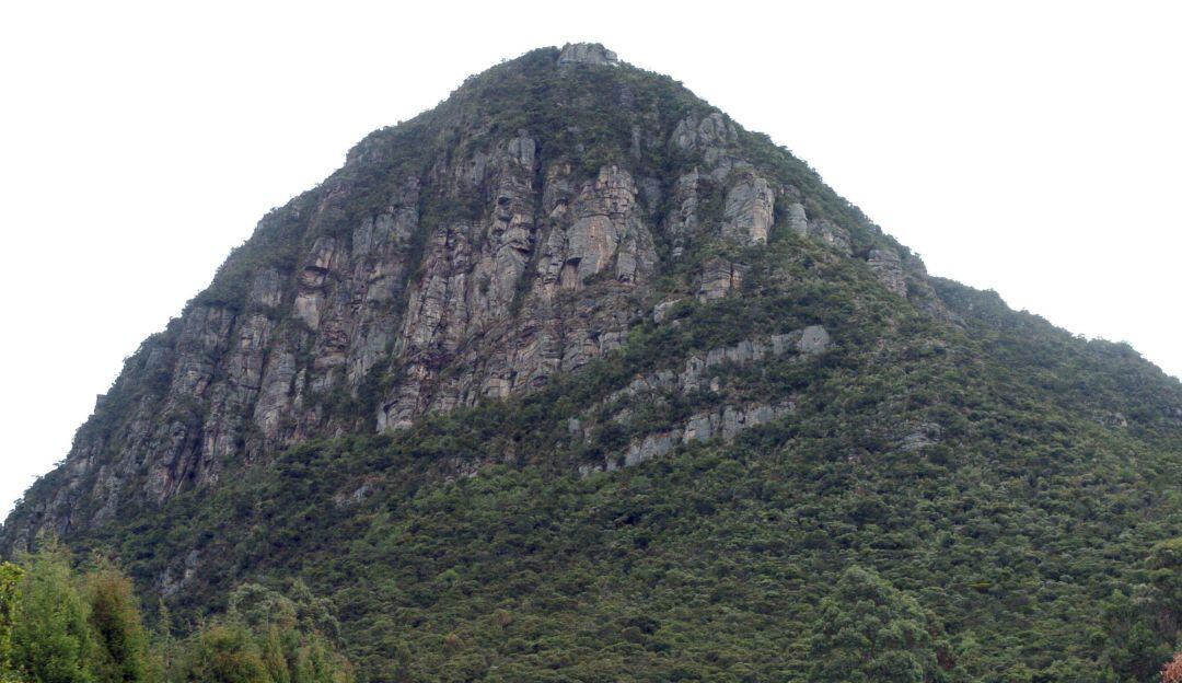La peña de Juiaca es uno de los sitios sagrados de los Muiscas y epicentro de entusiastas del fenómeno Ovni.