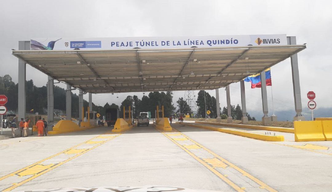 Caseta de peaje en el sector Quindío ante de ingresar a los túneles cortos que dan al túnel principal de la línea