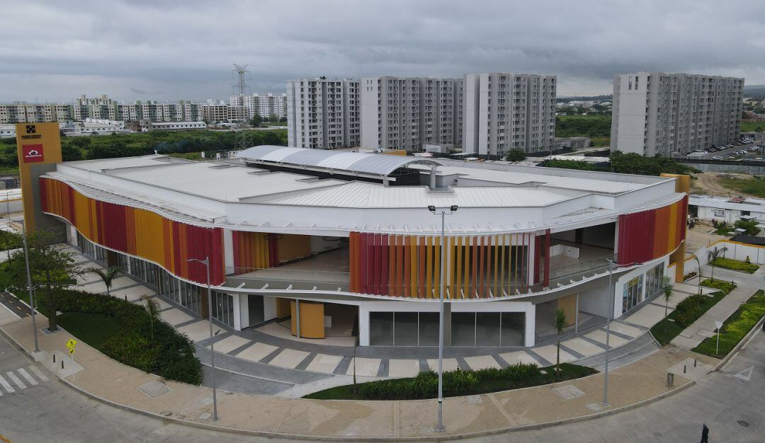 El centro comercial tuvo una inversión de $15.000 millones y contará con 88 locales comerciales, beneficiando a 12 mil habitantes