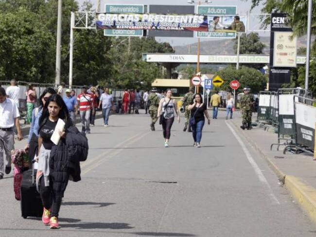 Autorizan paso gradual en frontera con Venezuela