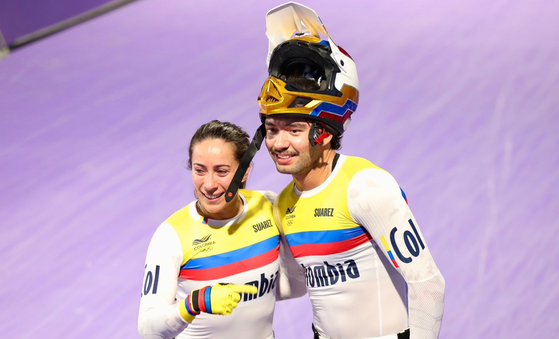 Mariana Pajón y Mateo Carmona tras las finales de BMX en París 2024 / Getty Images