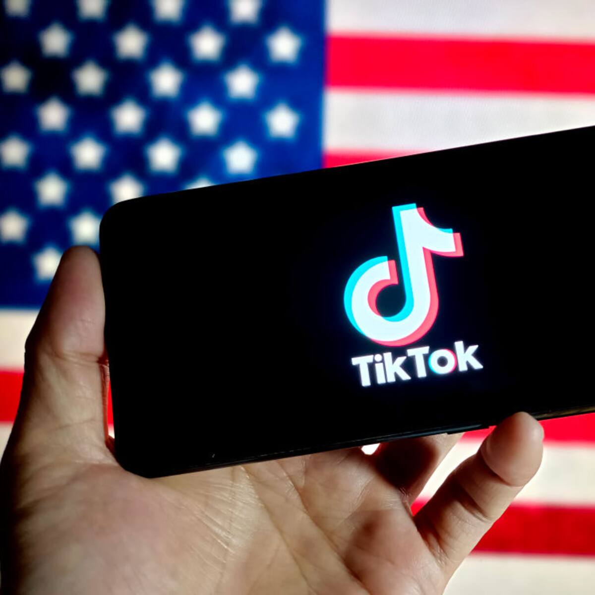 “Hay que pensar en el impacto de las redes sociales”: expresidente de la FCC sobre TikTok