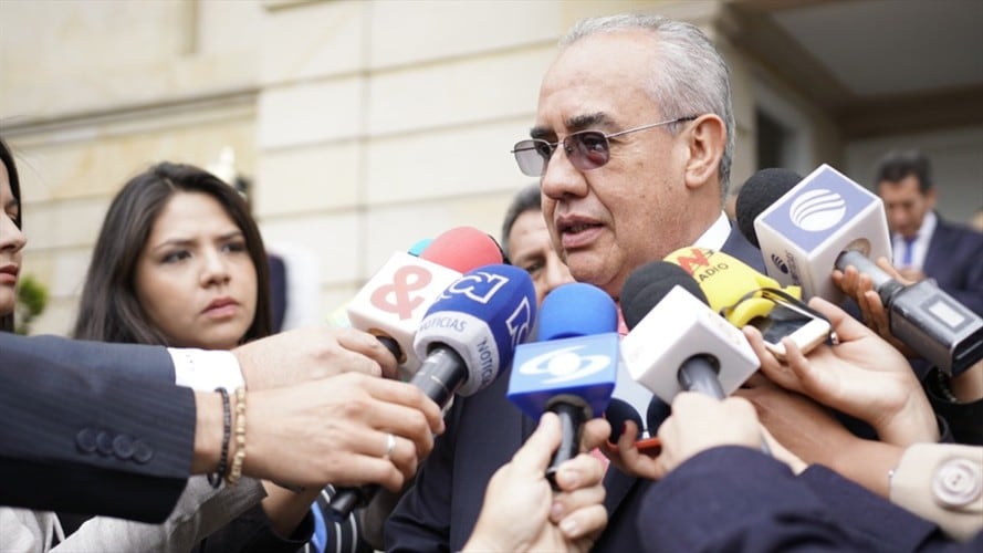 González señaló que hay un déficit de vehículos blindados para atender la demanda, por lo que se busca optimizar los recursos de la Unidad. . Foto: Colprensa