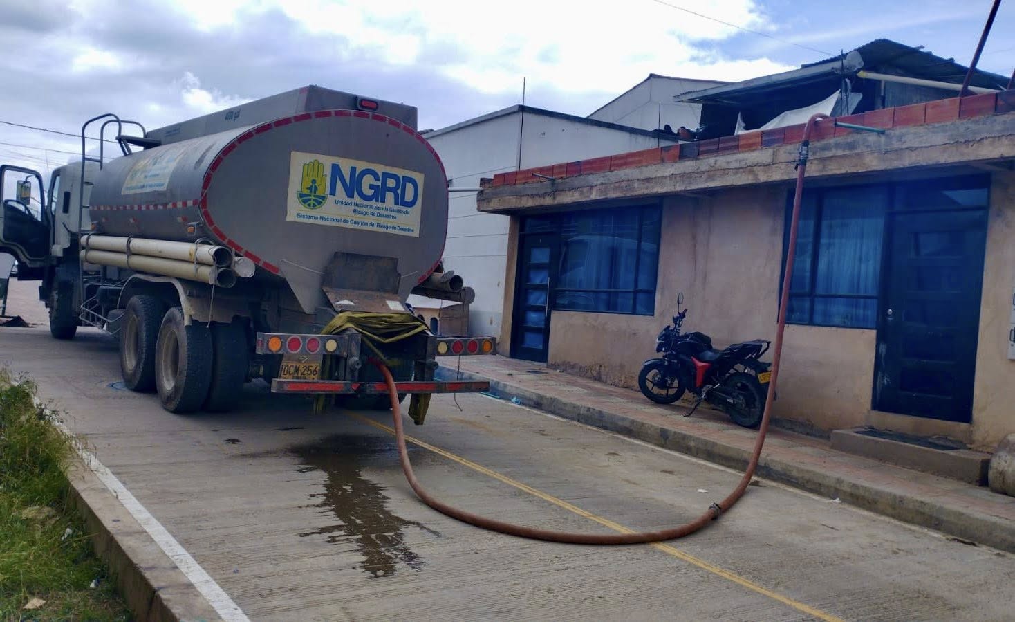 Sequía prolongada obliga a llevar agua en carrotanques a veredas del municipio