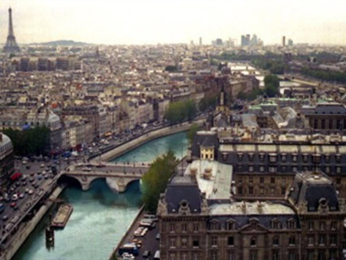 Francia eleva la vigilancia policial por una amenaza terrorista