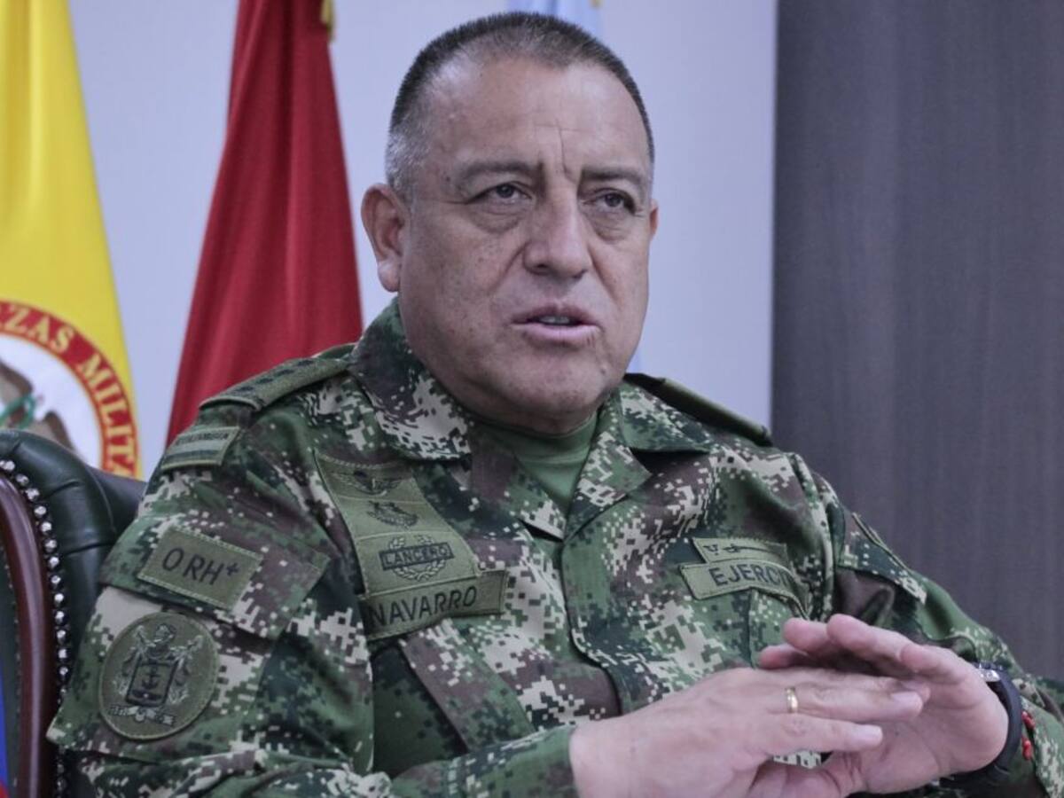 Fiscalía citó a entrevista al comandante de las FF.MM por caso chuzadas