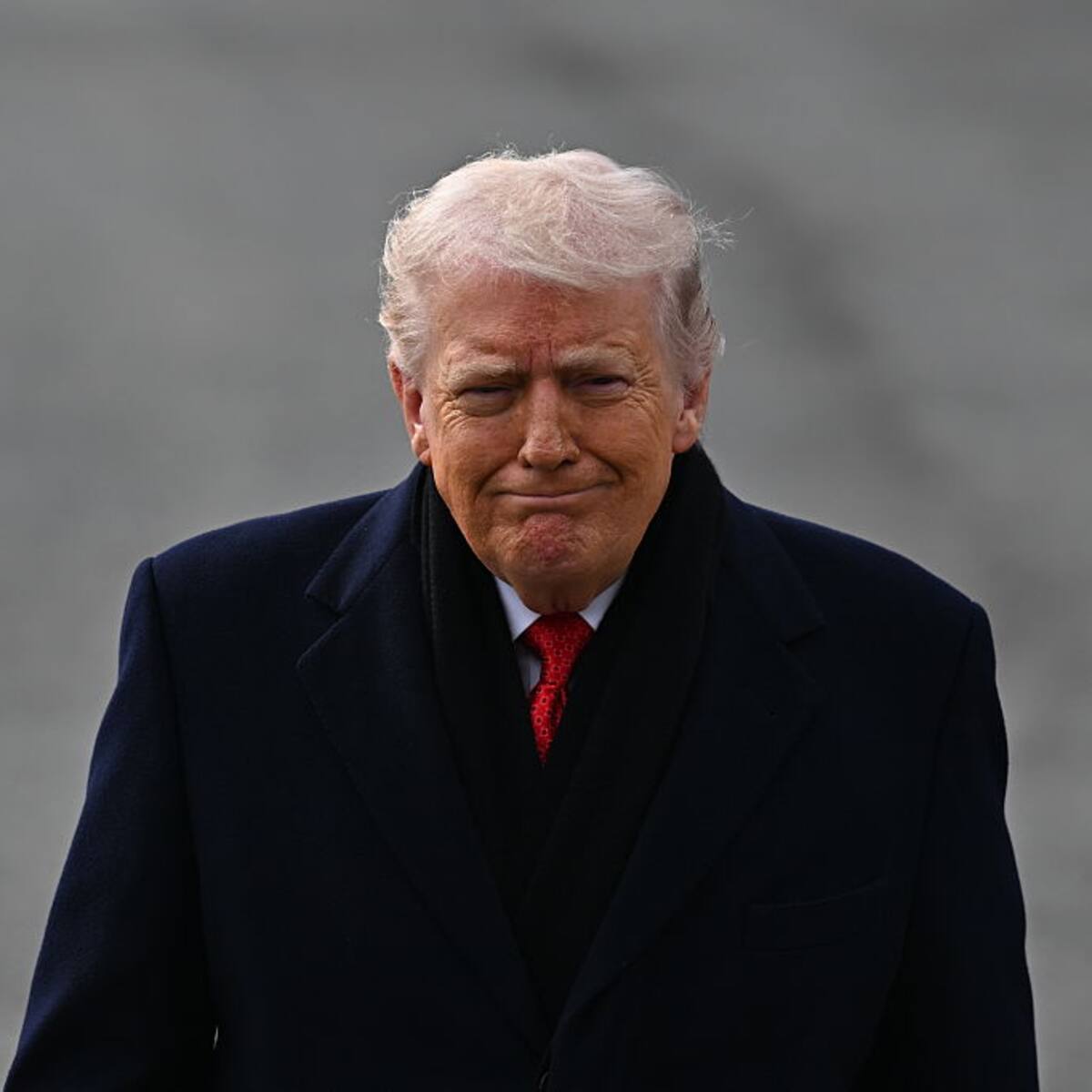 Trump elimina regulación de gases contaminantes y eleva la tensión climática