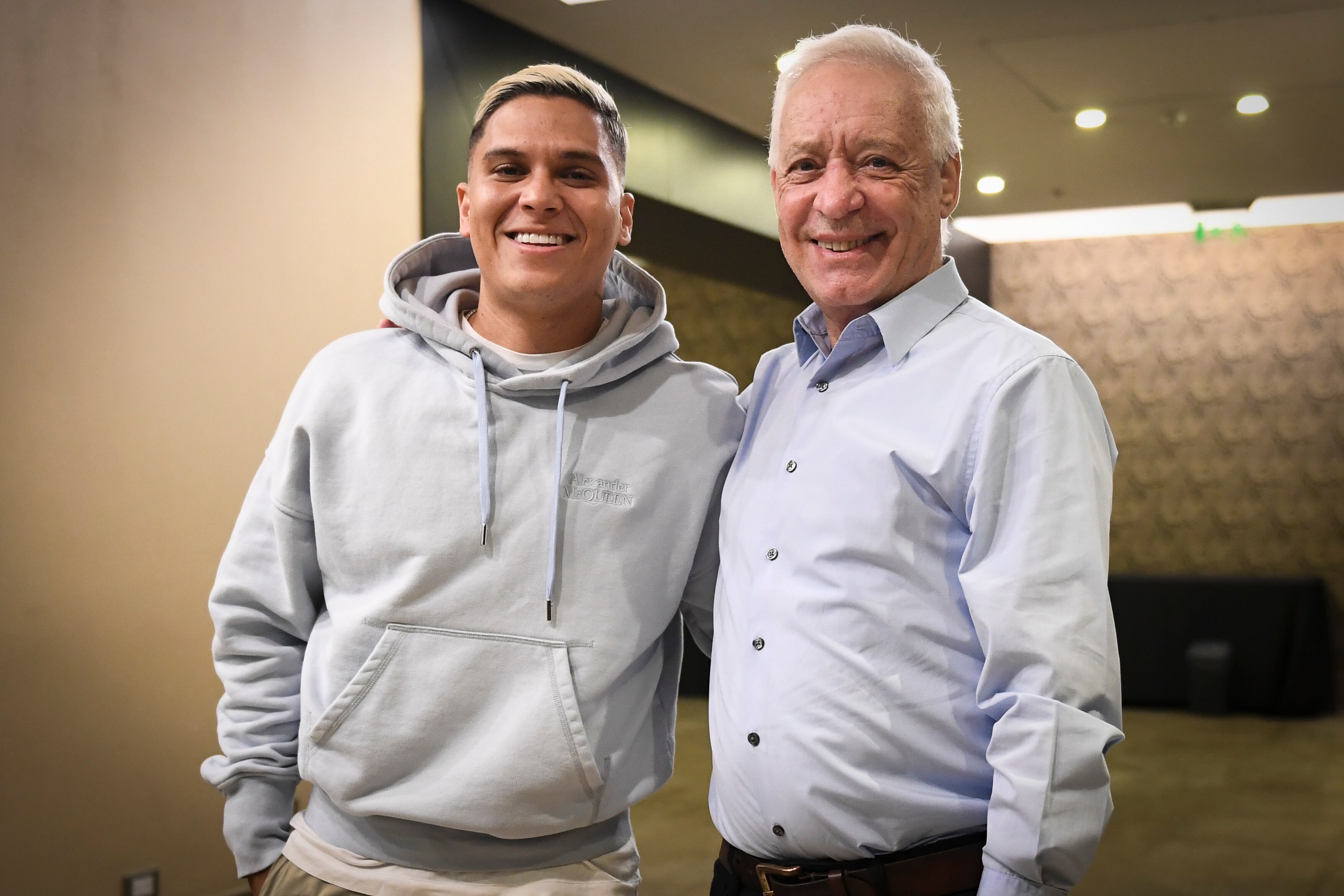 Juan Fernando Quintero en su llegada a Racing | Foto: Racing Club (Twitter)