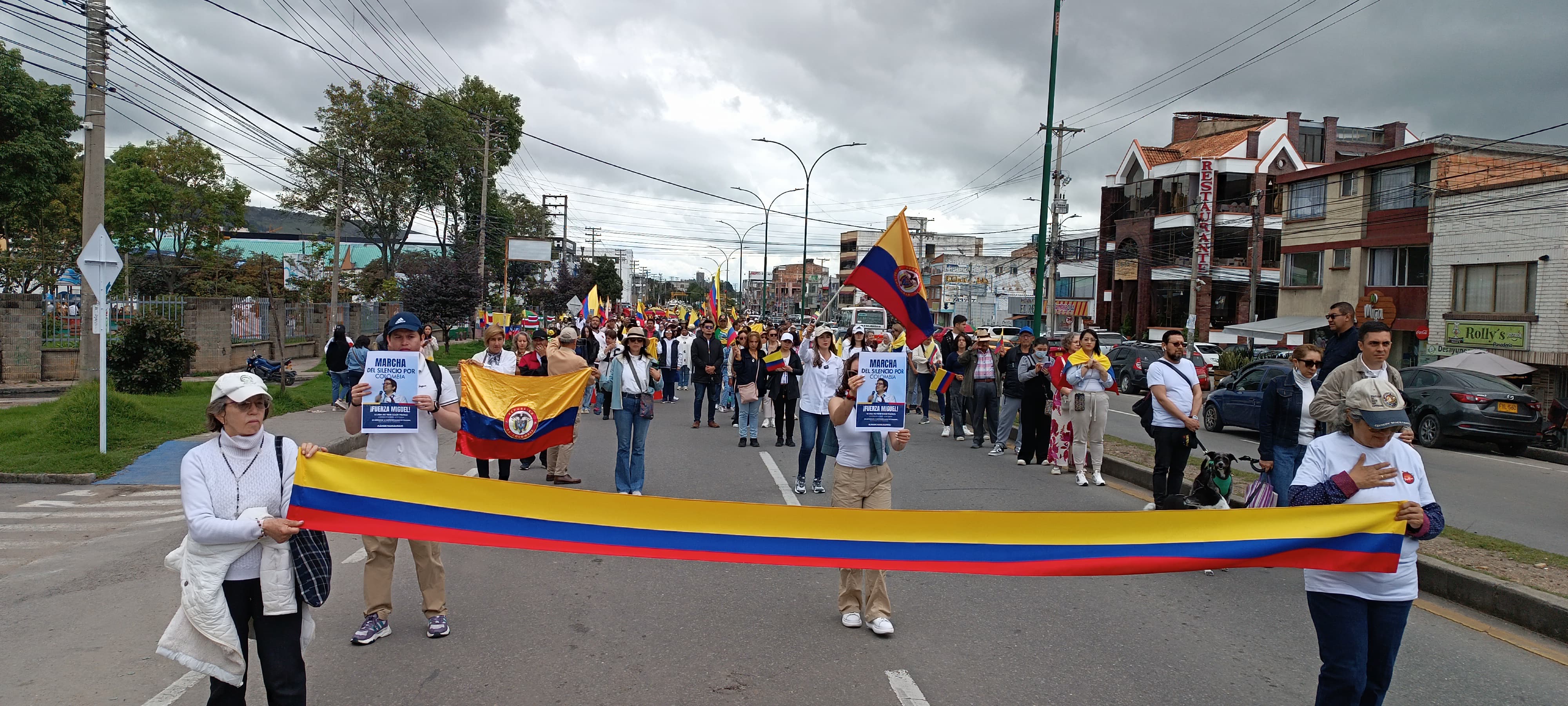 Cientos de boyacenses acudieron a la cita de este domingo para marchar por la paz de Colombia / Foto: Caracol Radio.