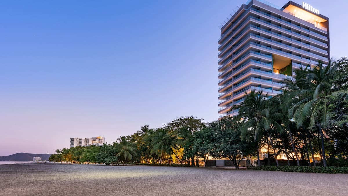 Hilton Santa Marta nombra a Chrystian de la Barrera como su nuevo gerente general