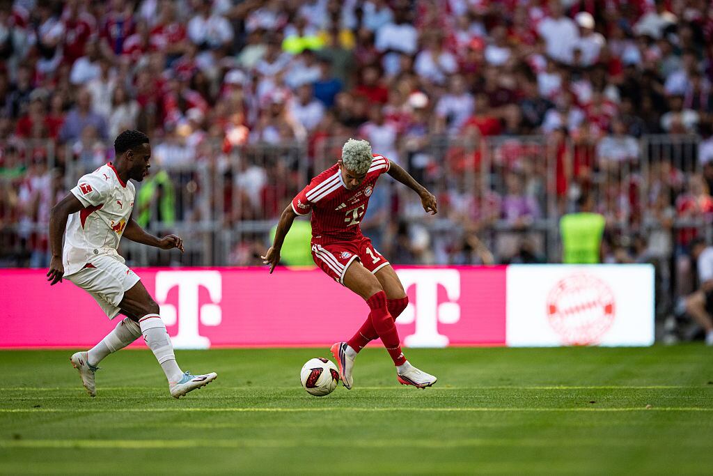 MUNICH, GERMANY - AUGUST 15: Luis Diaz of FC Bayern Muenchen with the ball during the Telekom Cup match between FC Bayern München and RB Leipzig at Allianz Arena on August 15, 2026 in Munich, Germany. (Photo by F. Noever/FC Bayern via Getty Images)