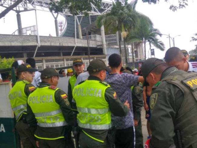 Sin alteraciones del orden avanza el ingreso de los hinchas al estadio Hernán Ramírez Villegas