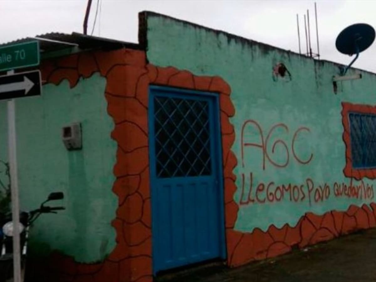 Las AGC amenazan de muerte a firmantes del acuerdo de paz en Santander