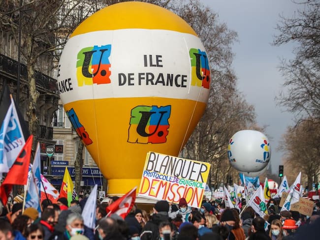 Los profesores franceses van a la huelga contra las &quot;erraticas&quot; normas covid