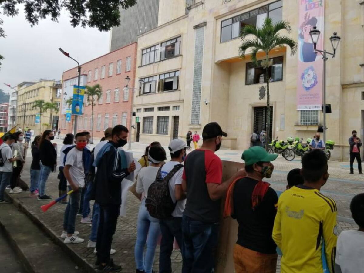 Maestros de Ibagué realizarán plantón en el parque Bolívar