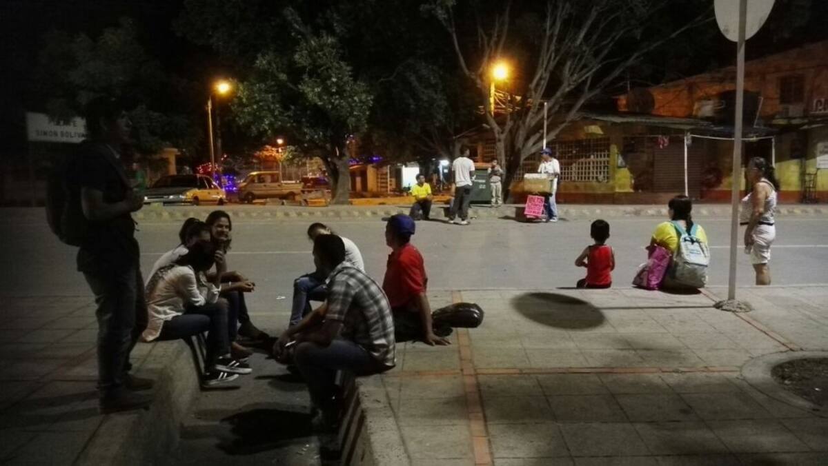 Así lucen las calles cercanas al cruce.