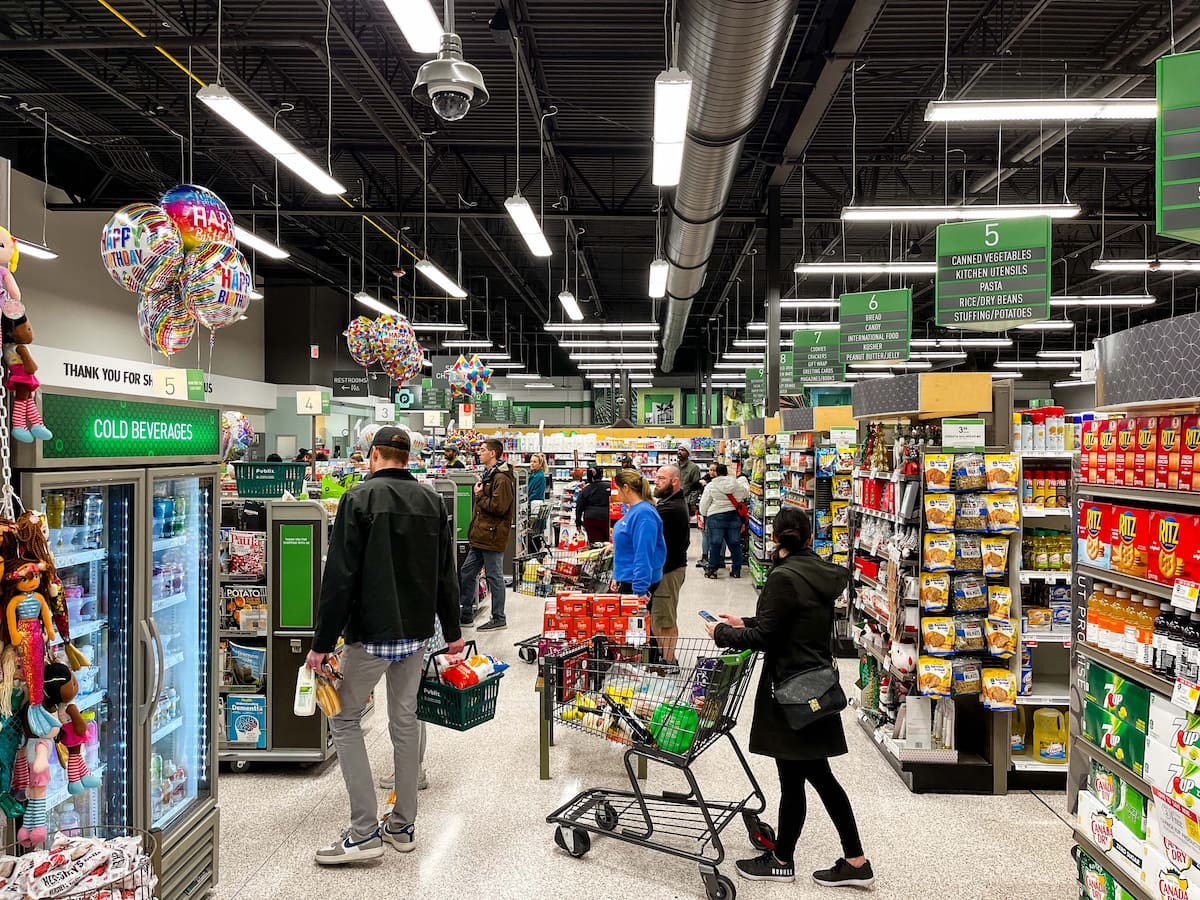 Economía de EE.UU. creció 2,1% en 2022, pero continúan los temores de una recesión