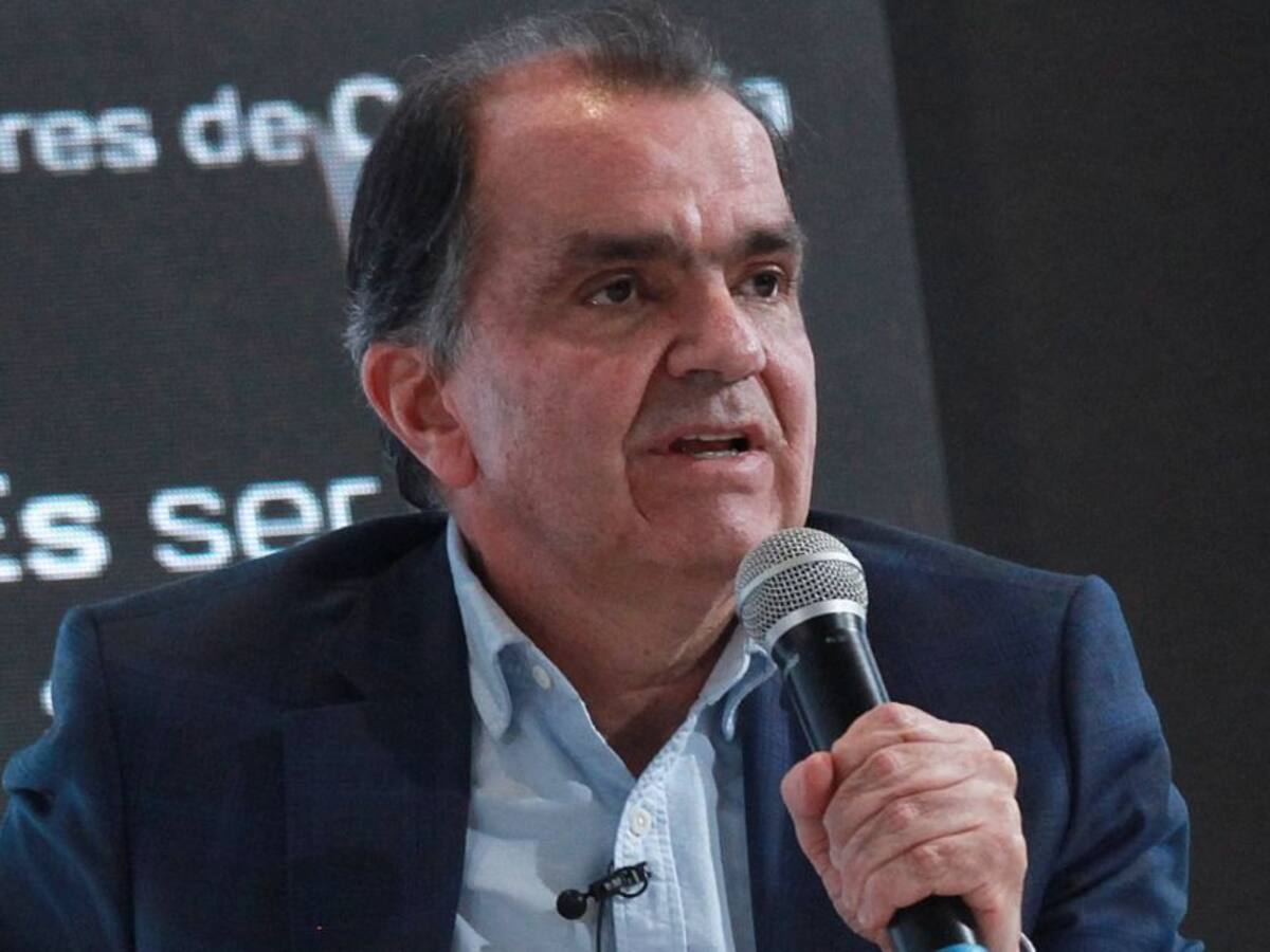 Óscar Iván Zuluaga renuncia a su candidatura por el Centro Democrático