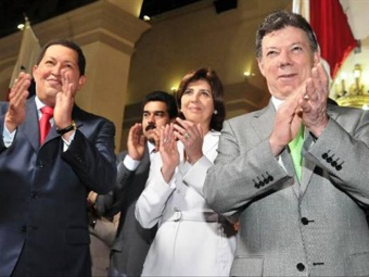 Presidente Santos llegó a honras fúnebres de Hugo Chávez