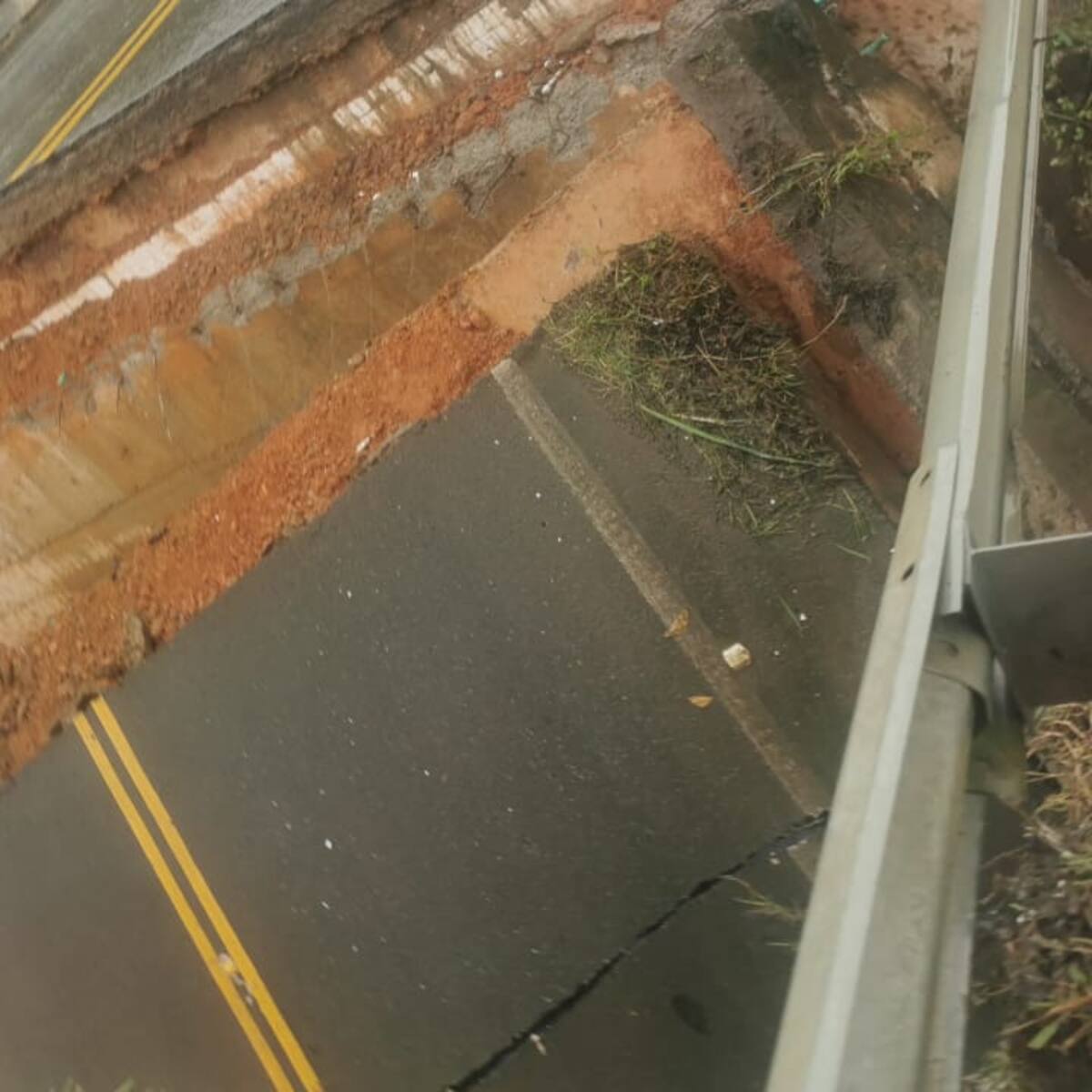 Por caída de puente está cerrada la vía Urabá Montería