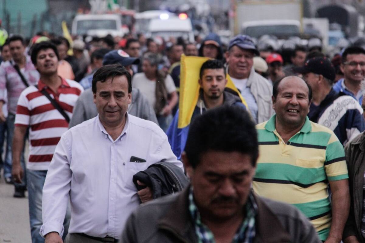 Uno de los camioneros que protestaba afirmó que “Es muy triste que el gobierno dice que va a revisar los peajes, cuando tienen un procedimiento de estado que generará una escalada alcista en 42 peajes”.