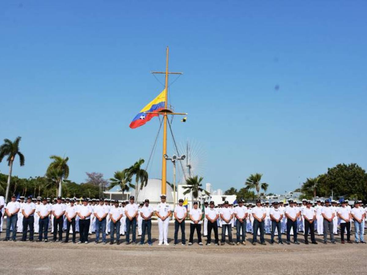 Egresados celebran 20 años de graduados en la Escuela Naval de Cartagena