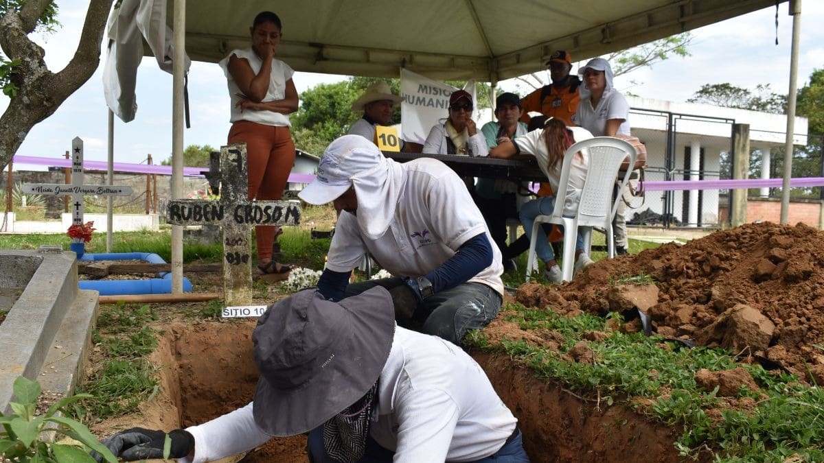 Unidad de Búsqueda recupera 14 cuerpos en cementerio de Puerto López, Meta