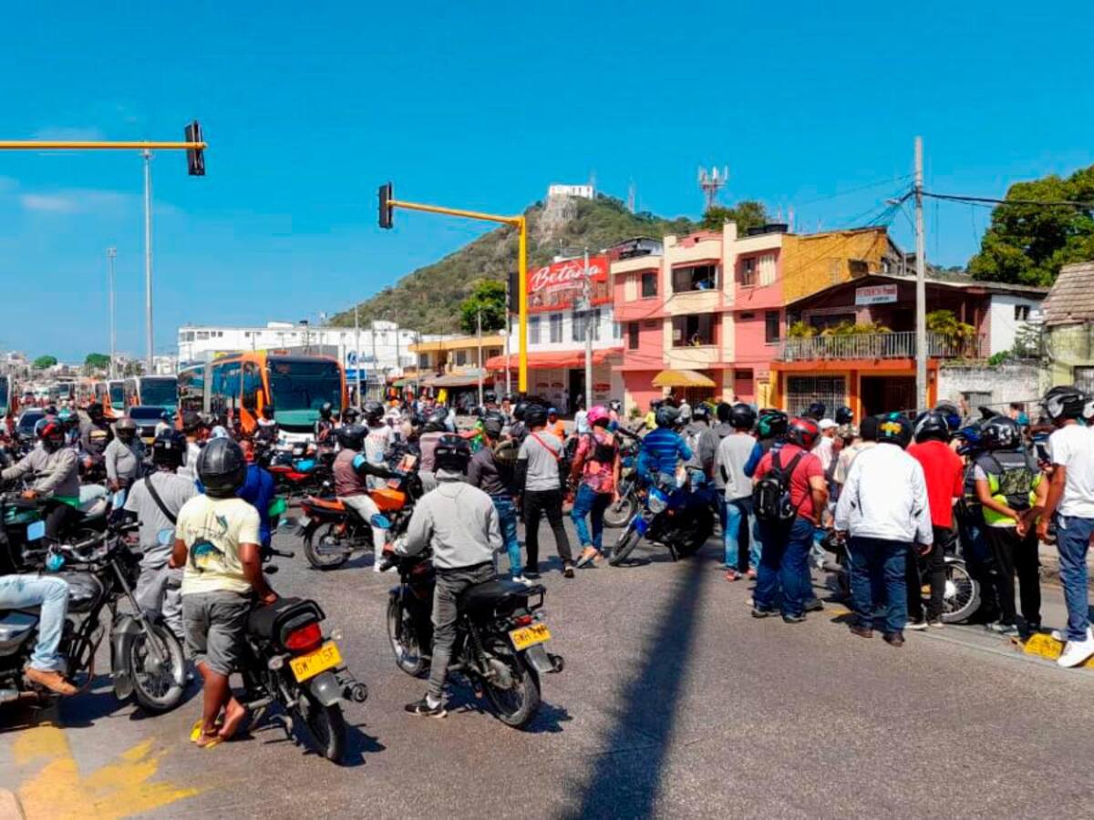Caracterización: el “pero” de los motociclistas para transitar con parrillero hombre