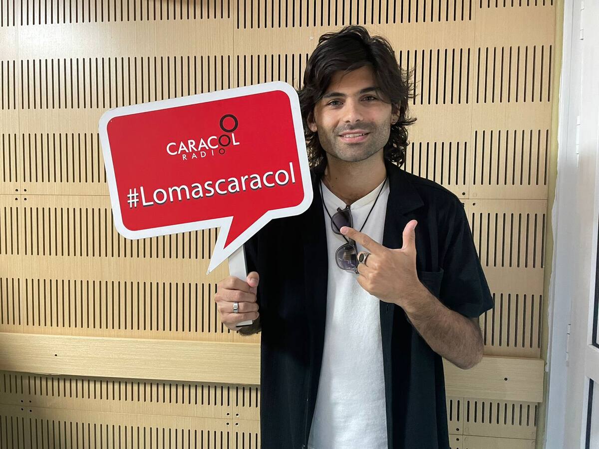 Cantautor colombiano brilla como compositor en una serie para plataformas de video