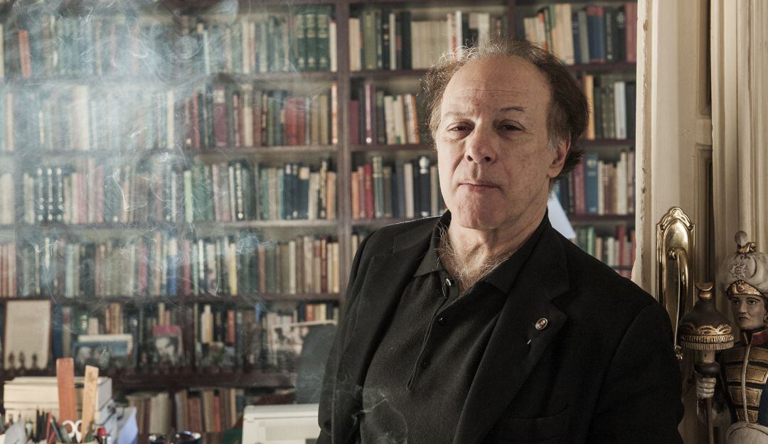 Una neumonía acabó con la vida del escritor español Javier Marías